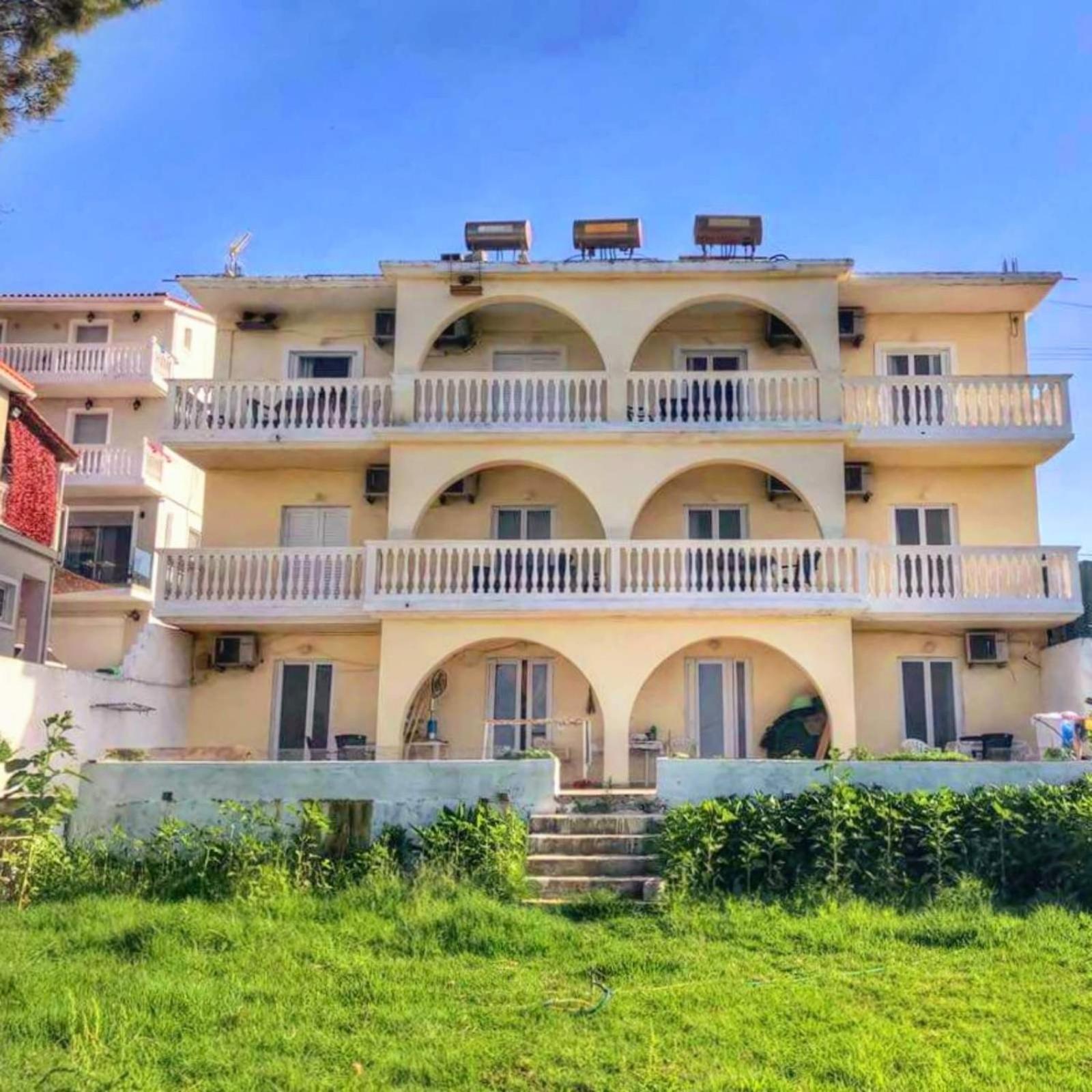 Red Sun Apartments Amoudi Exterior photo